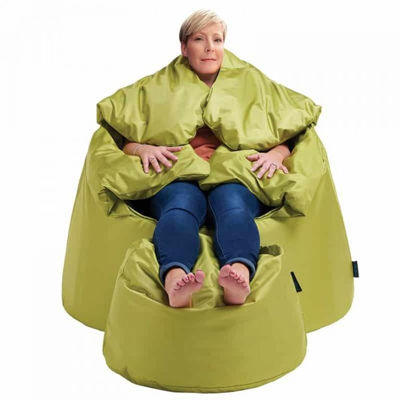 Show details for Stóll og skammel fyllt kúlum  Mynd Stóll og skammel fyllt kúlum